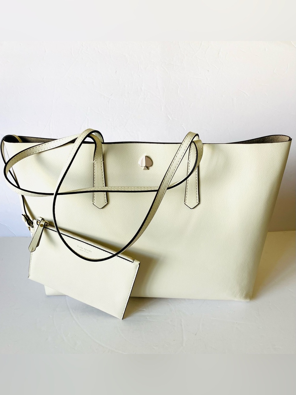 Kate Spade Molly Tote NWT Parchment Ivory W/Wristlet